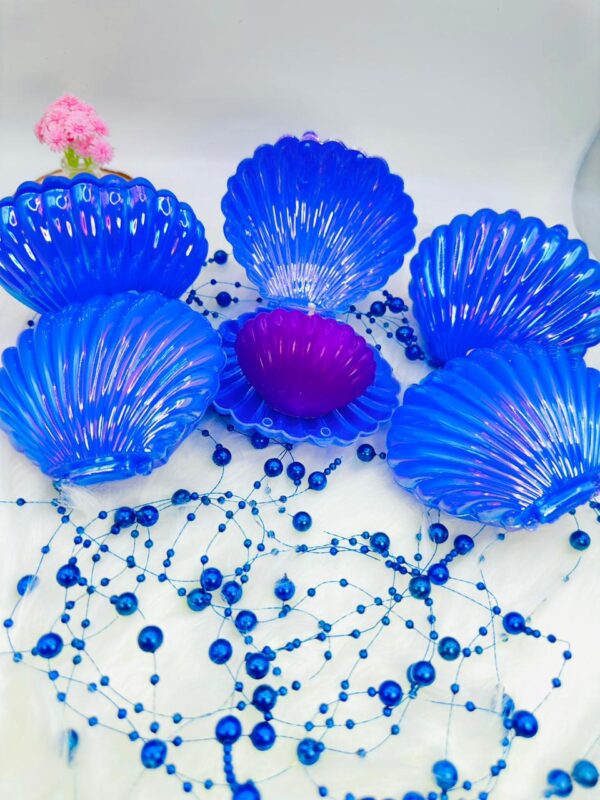 Iridescent Tide Shell Candle – Amethyst Purple