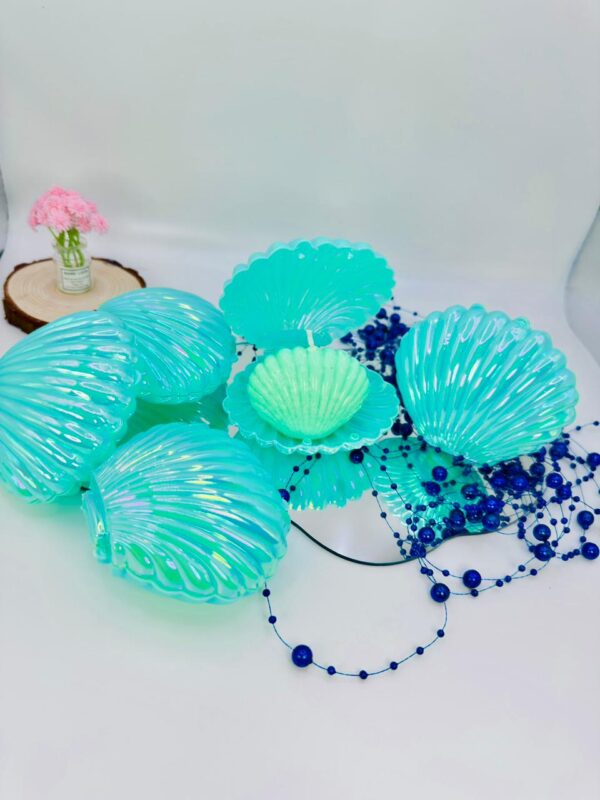 Iridescent Tide Shell Candle – Seafoam Mint